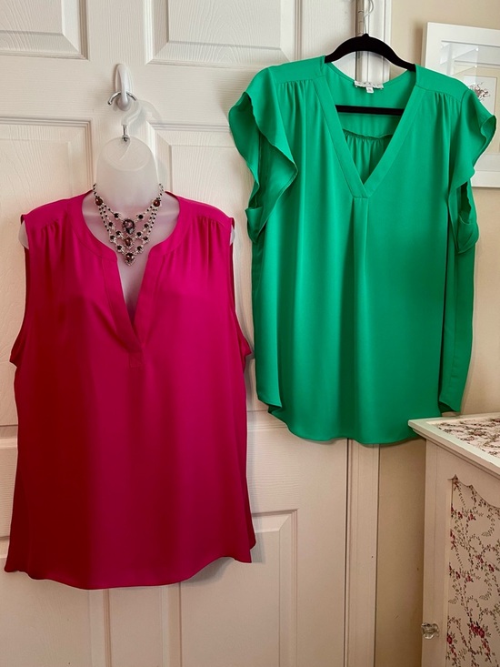 Chaus Tops - CHAUS Women's Flutter Sleeve V-Neck Blouse - Green and Sleeveless Blouse Pink XL